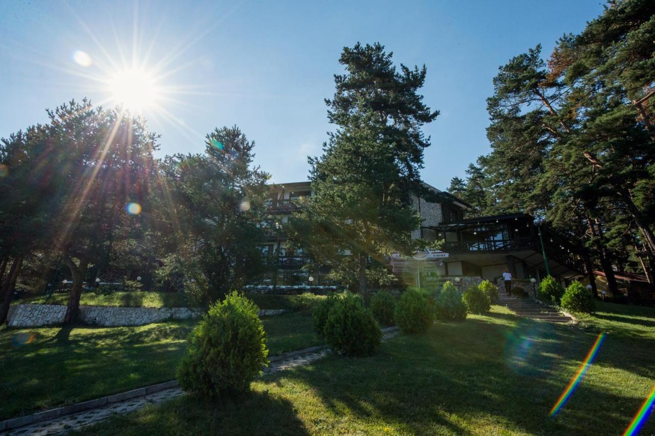 Family Hotel Hebar Batak Eksteriør billede