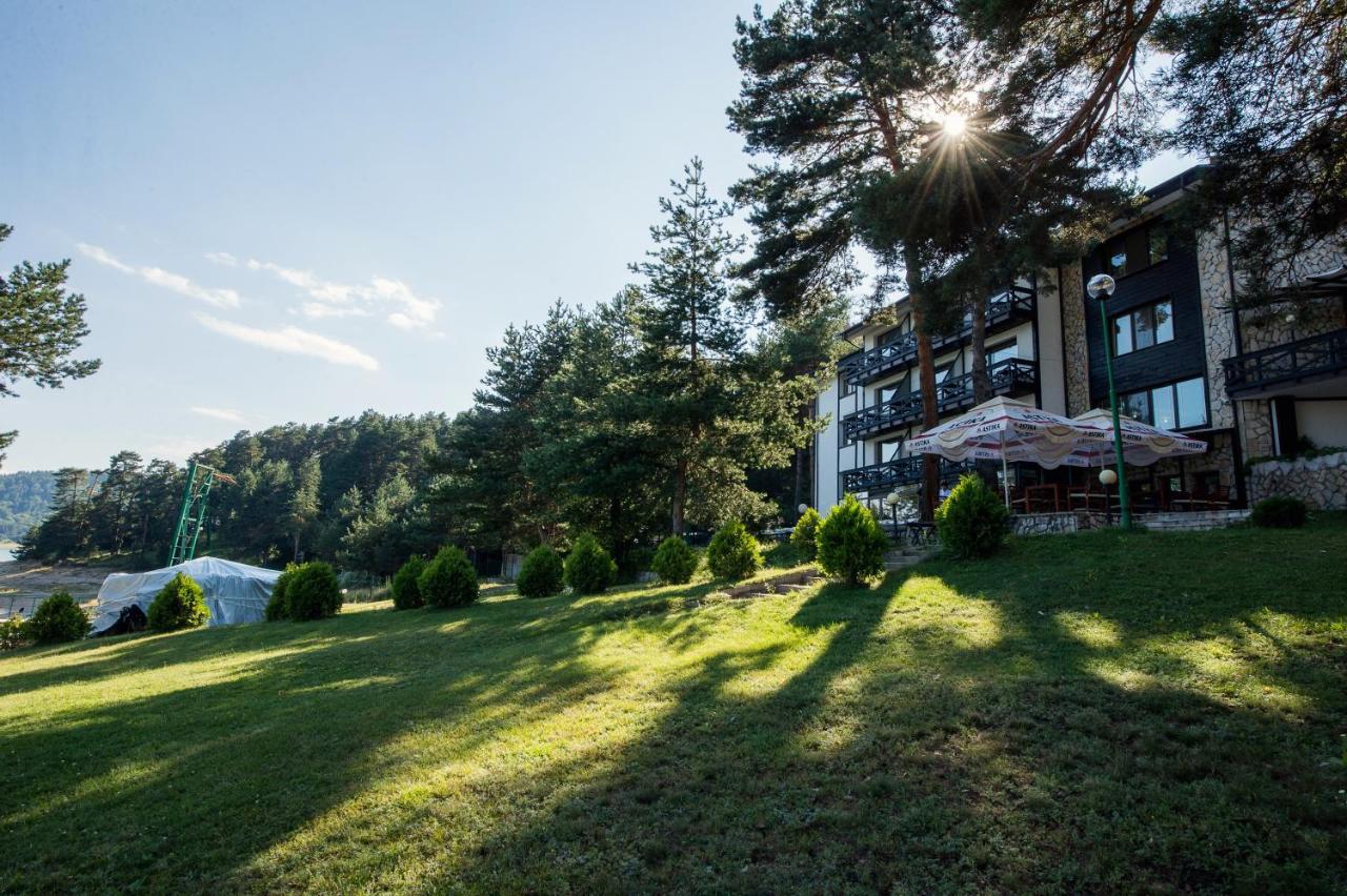 Family Hotel Hebar Batak Eksteriør billede