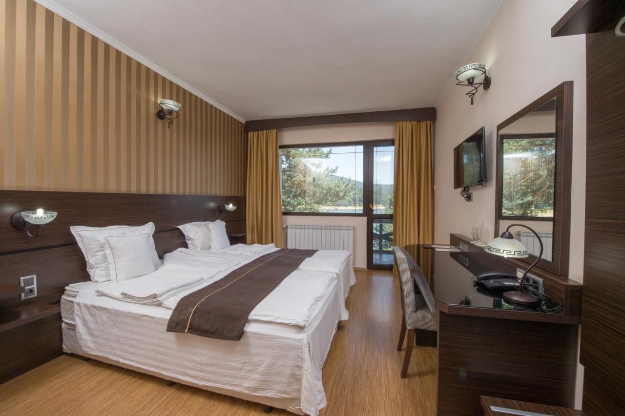 Family Hotel Hebar Batak Eksteriør billede