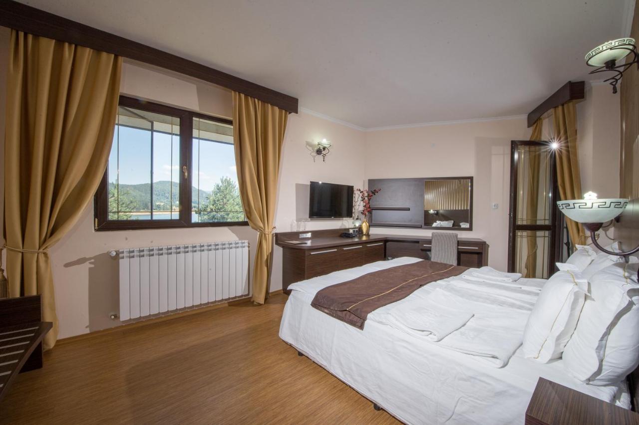 Family Hotel Hebar Batak Eksteriør billede