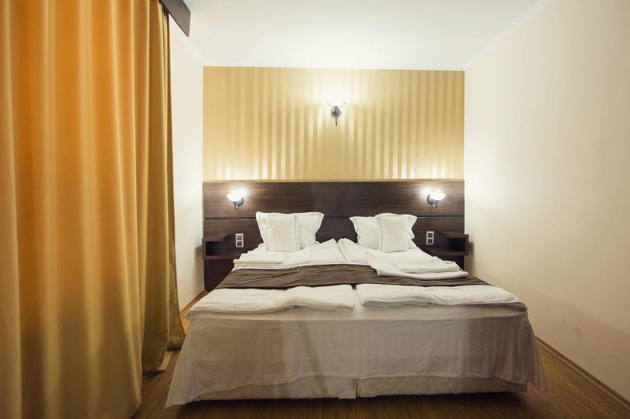 Family Hotel Hebar Batak Eksteriør billede
