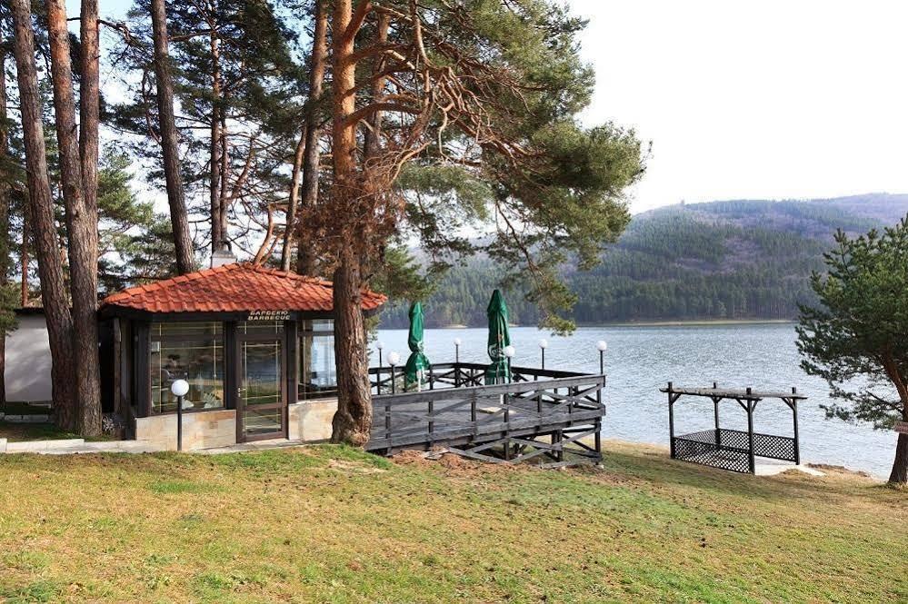 Family Hotel Hebar Batak Eksteriør billede