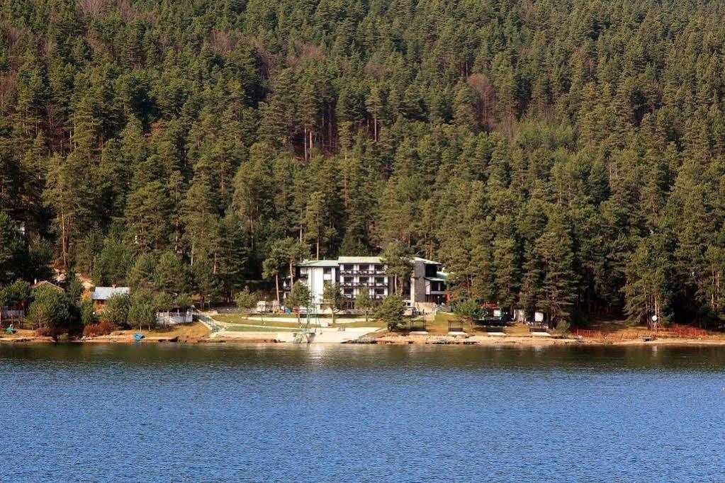 Family Hotel Hebar Batak Eksteriør billede