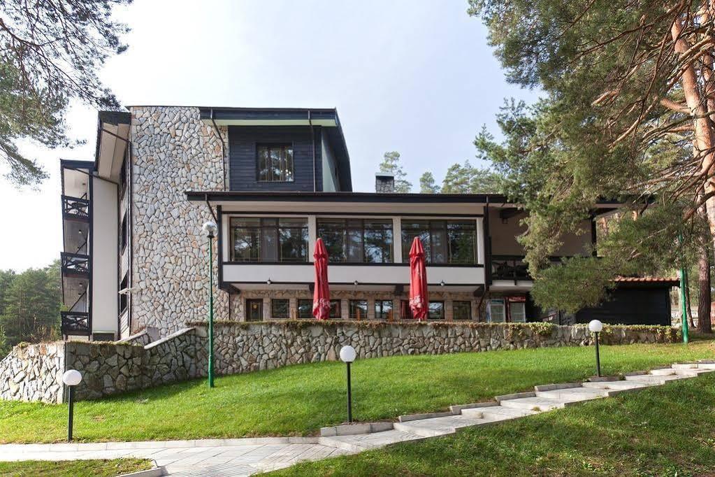 Family Hotel Hebar Batak Eksteriør billede