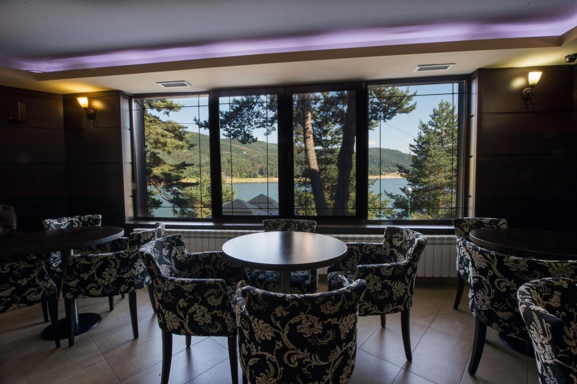 Family Hotel Hebar Batak Eksteriør billede